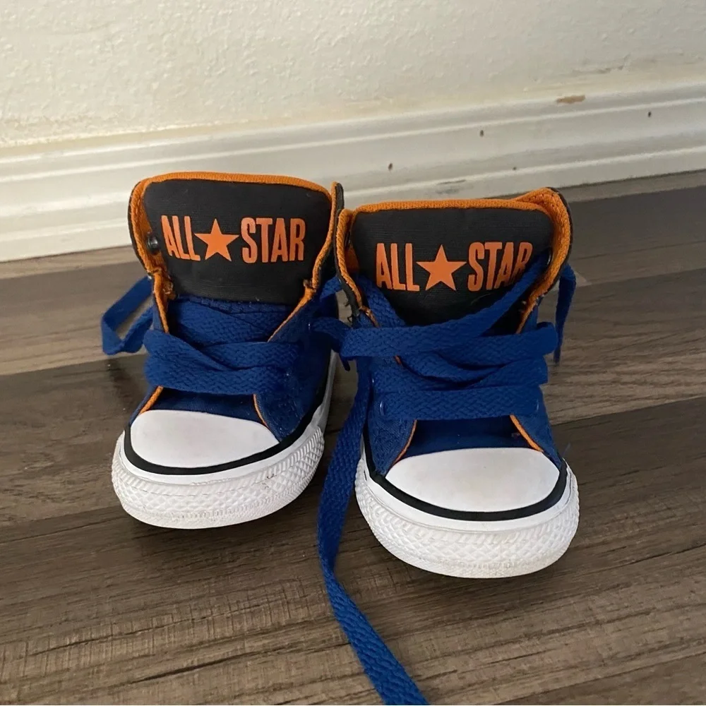 Converse all star kids sneakers shoes size 4